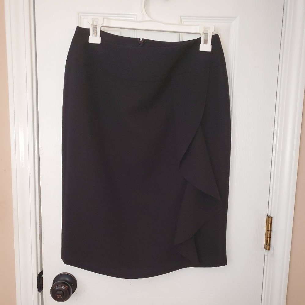 Black pencil skirt. Size 4